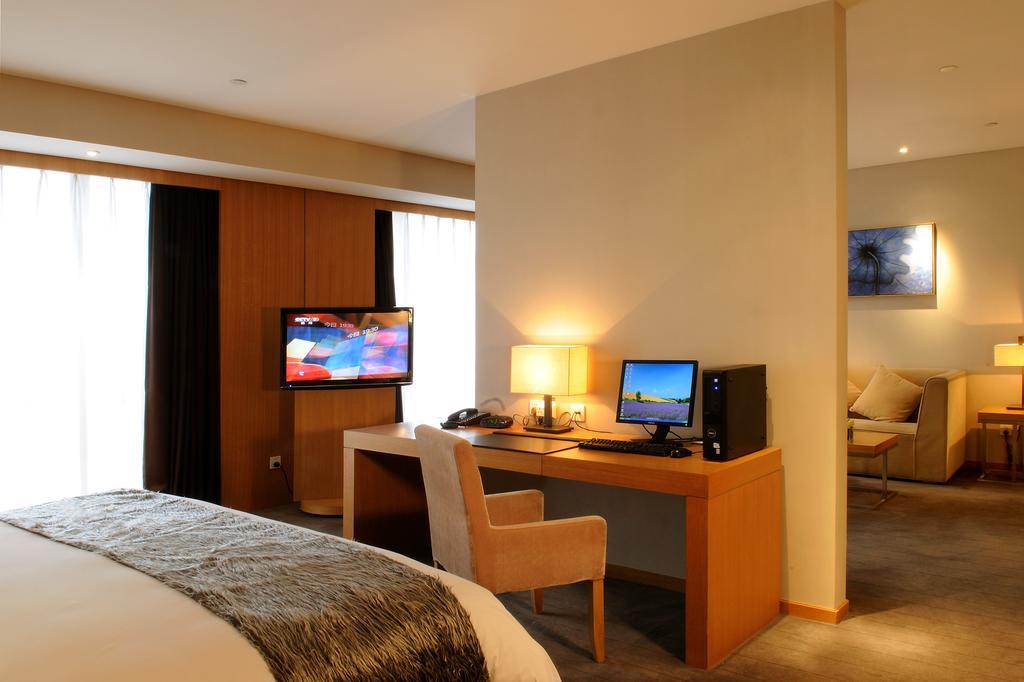 Shenyang Tianfeng International Hotel Exterior photo